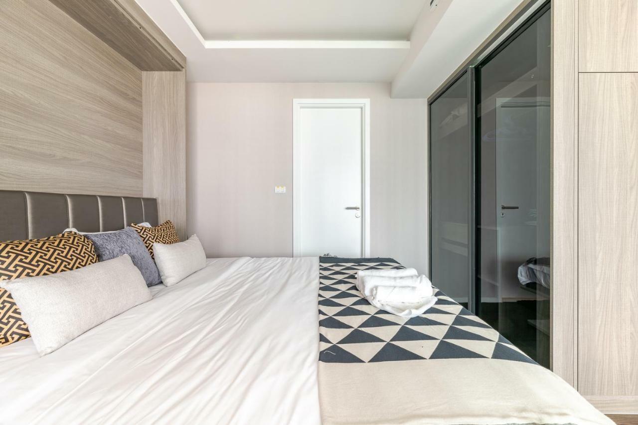 Sukhumvit Asok Modern Suite Bangkok Exterior photo