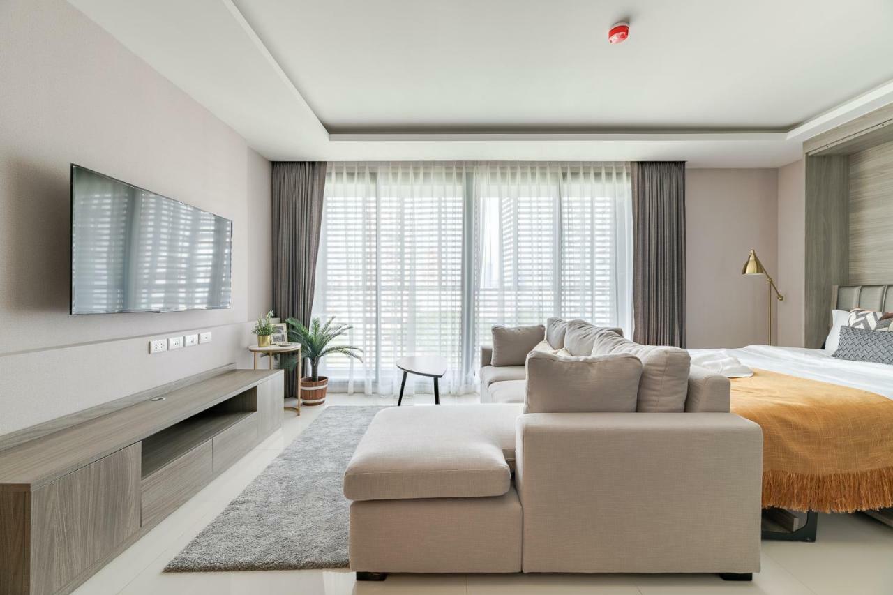Sukhumvit Asok Modern Suite Bangkok Exterior photo