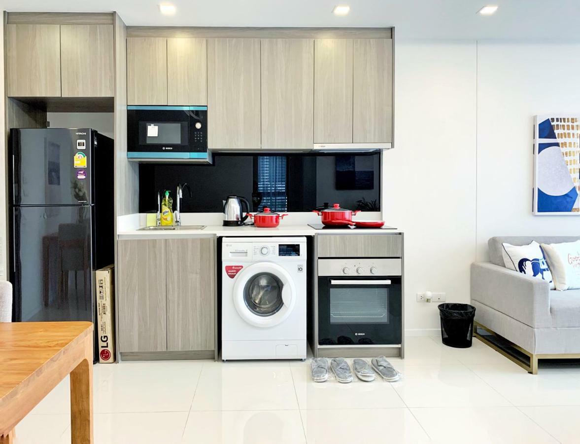 Sukhumvit Asok Modern Suite Bangkok Exterior photo